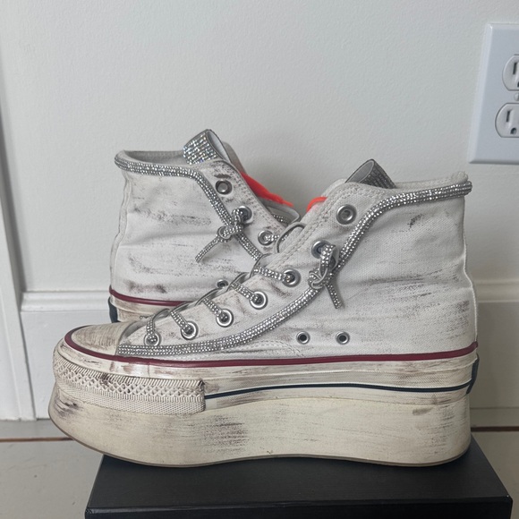 NAN-KU Couture crystal/white Sneaker DI Luce intentionally distressed size 9 - Picture 6 of 7